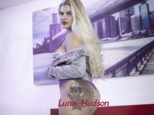 Luna_Hudson